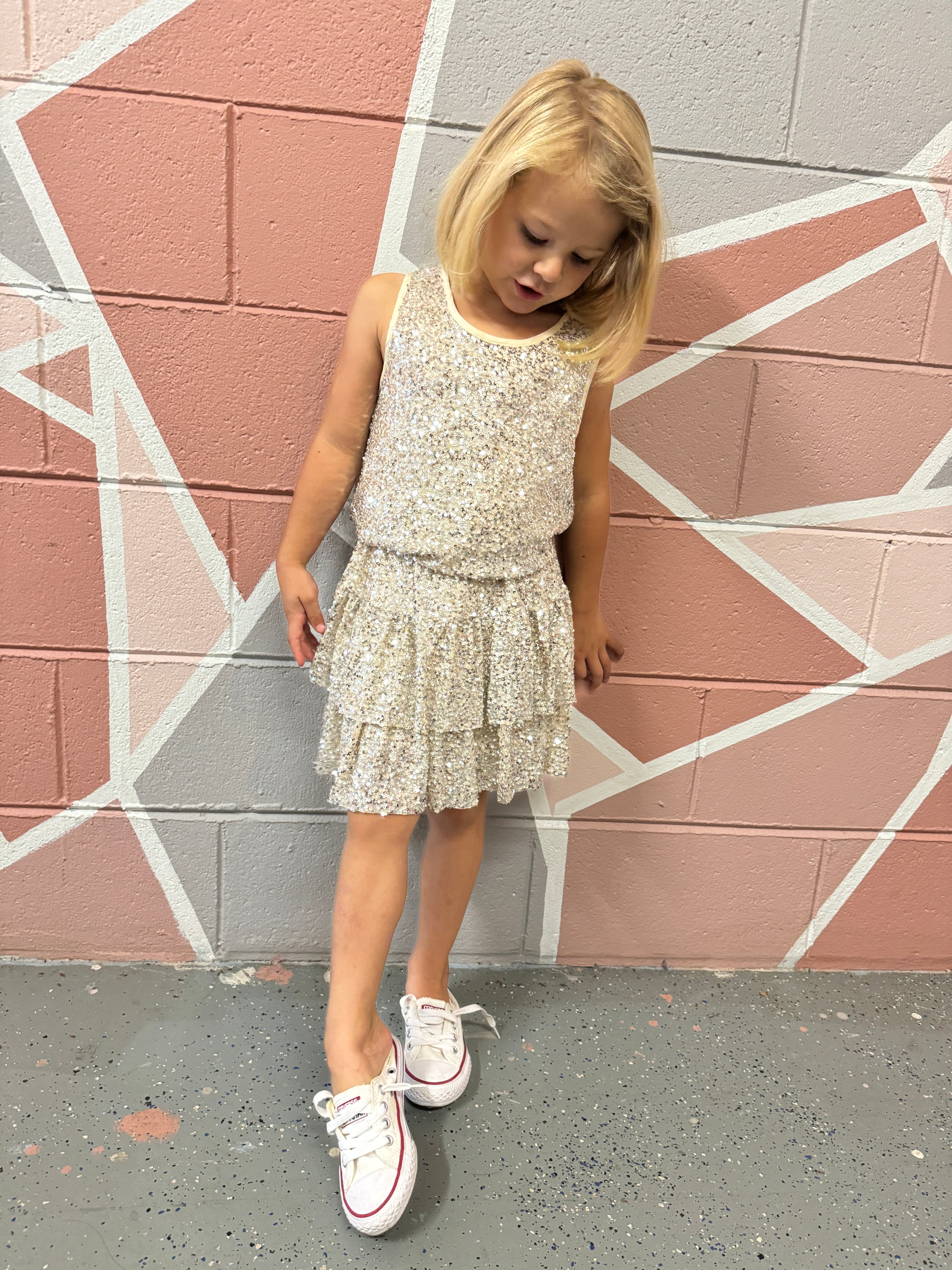 TK0049
SEQUINS TANK
CHAMPAGNE


SK0046
SEQUINS SKORT
CHAMPAGNE

